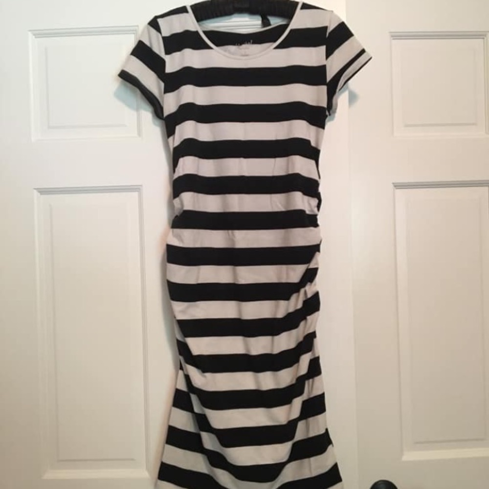 Maternity dress size small